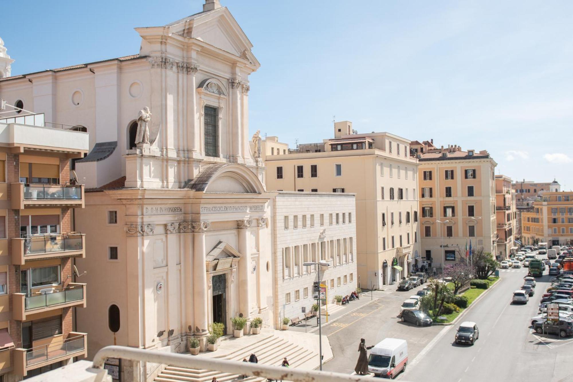 Casa Vacanze Family House Posizione Centralissima Civitavecchia Exterior photo